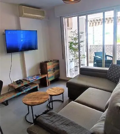 Bitacora Lux ,comfortable 450 Meters From The Beach, Swimming Pool, 2 Air-con ,wi-fi Apartment