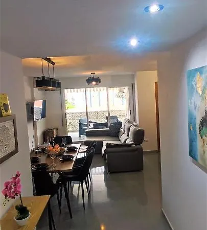 Bitacora Lux ,comfortable 450 Meters From The Beach, Swimming Pool, 2 Air-con ,wi-fi Apartment Playa de Gandia